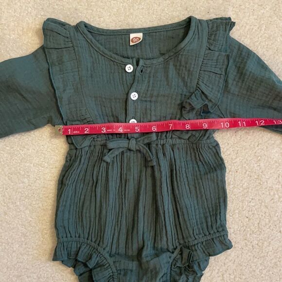 Baby girl green ruffle onesie w/ headpiece 6-9 mo. - Picture 8 of 15